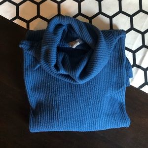 Aerie blue turtleneck ribbed shirt